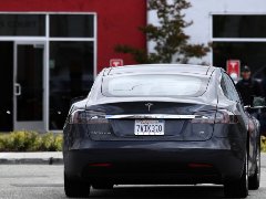 特斯拉 Model 3 再次掀起风波，在英国自动驾驶撞伤私立学院 6 人